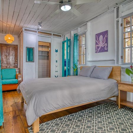 Saigon Bay Bed & Breakfast Bocas del Toro Exteriör bild