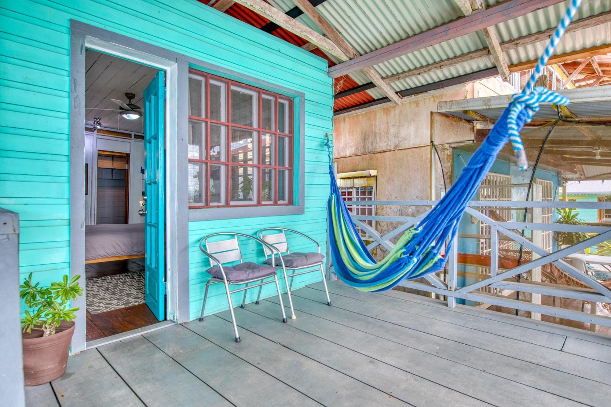 Saigon Bay Bed & Breakfast Bocas del Toro Exteriör bild