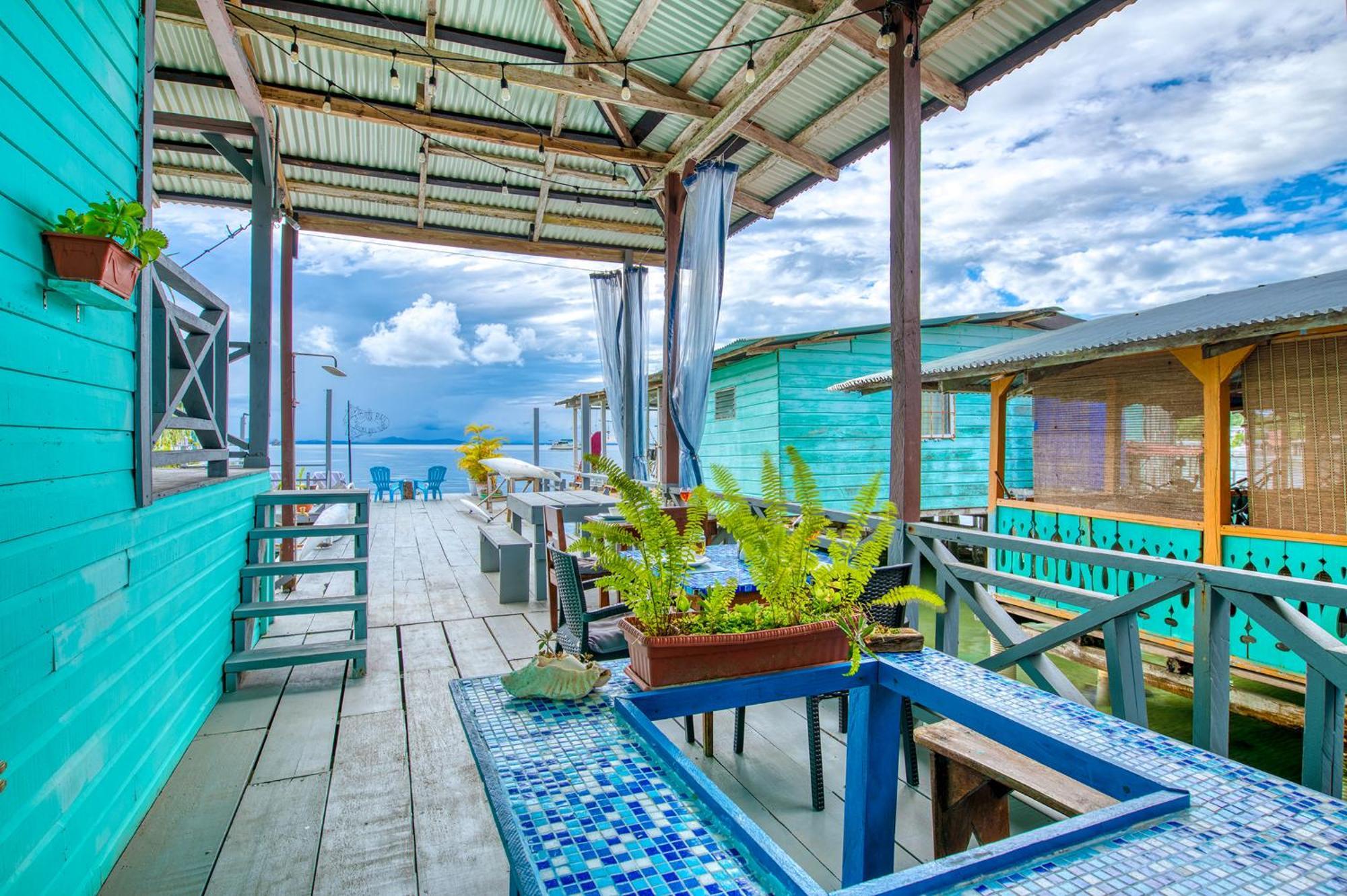 Saigon Bay Bed & Breakfast Bocas del Toro Exteriör bild