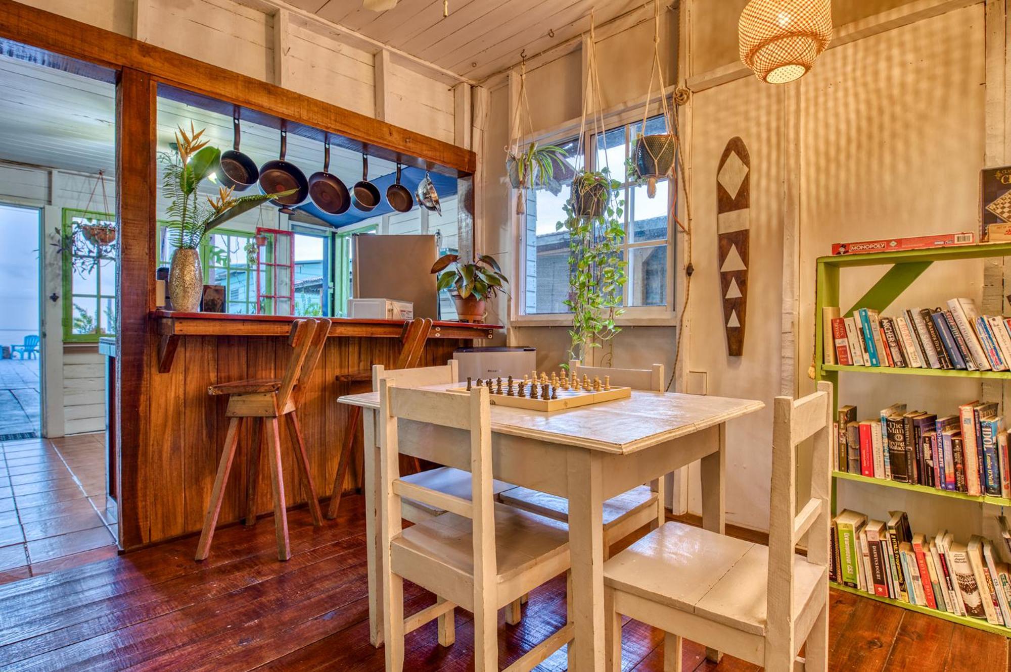 Saigon Bay Bed & Breakfast Bocas del Toro Exteriör bild