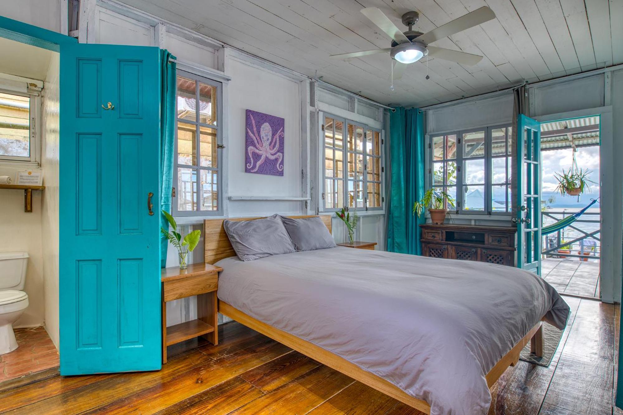 Saigon Bay Bed & Breakfast Bocas del Toro Exteriör bild